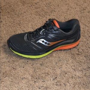 Saucony Guide 9 shoes